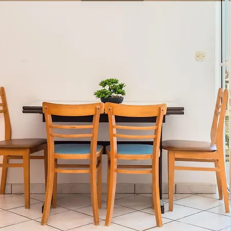 Sandy Smile Apartment *